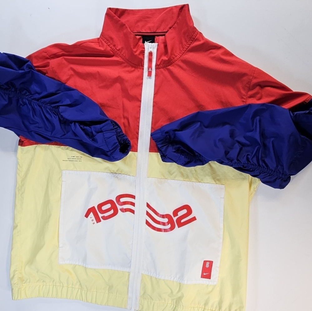 MENS NIKE KYRIE IRVING NBA MULTICOLORED LIGHT WEIGHT ZIP UP JACKET SIZE X-LARGE